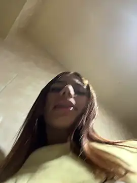 Laura-Khalifa online show from 02-22-25, 04:29