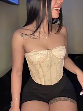 Laura-Khalifa online show from 10-18-25, 05:21