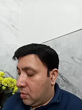 Snapshot of innocentboy1987 chatting on 02-14-25, 01:08 innocentboy1987 online show from 02-14-25, 01:08