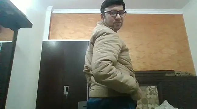 Snapshot of innocentboy1987 chatting on 03-11-25, 06:53 innocentboy1987 online show from 03-11-25, 06:53