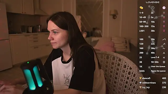 Snapshot of alexa_feels_ chatting on 03-01-25, 09:59 alexa feels online show from 03-01-25, 09:59