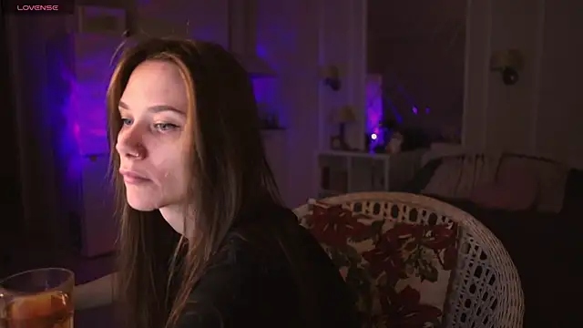 Snapshot of alexa_feels_ chatting on 03-05-25, 04:46 alexa feels online show from 03-05-25, 04:46