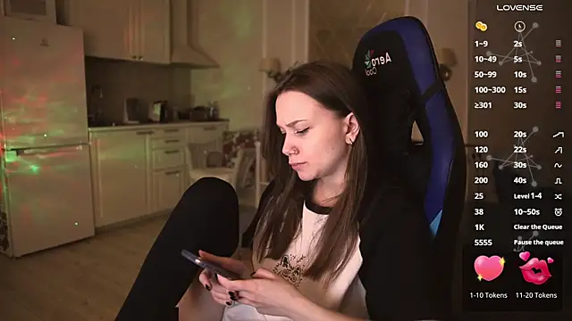 Snapshot of alexa_feels_ chatting on 03-13-25, 09:48 alexa feels online show from 03-13-25, 09:48