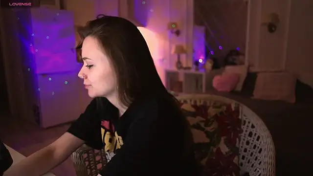 Snapshot of alexa_feels_ chatting on 03-21-25, 04:51 alexa feels online show from 03-21-25, 04:51