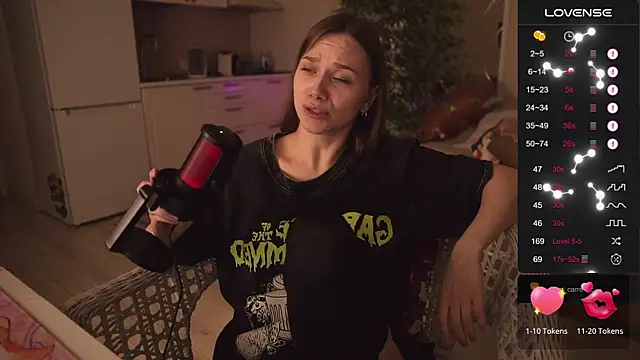 Snapshot of alexa_feels_ chatting on 09-20-25, 07:37 alexa feels online show from 09-20-25, 07:37