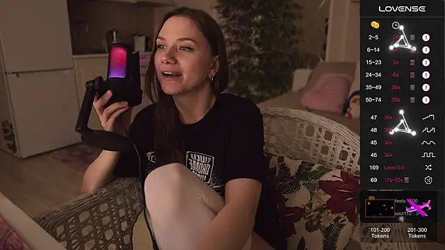 Snapshot of alexa_feels_ chatting on 10-05-25, 06:50 alexa feels online show from 10-05-25, 06:50