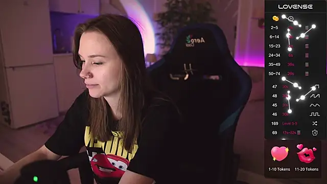 Snapshot of alexa_feels_ chatting on 11-09-25, 04:05 alexa feels online show from 11-09-25, 04:05