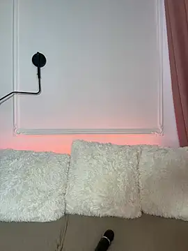 RosieMills online show from 02-26-25, 02:46