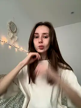 RosieMills online show from 12-16-25, 03:28