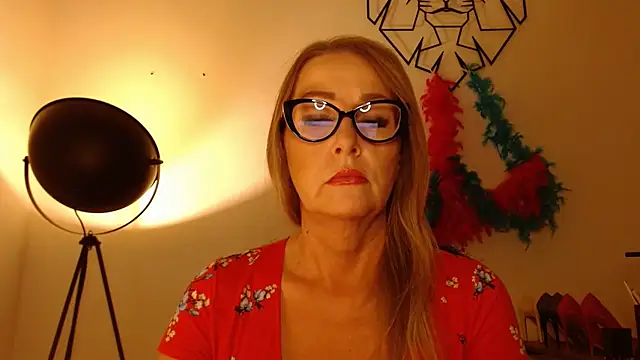 Snapshot of leaxSTAR chatting on 07-06-26, 01:52 leaxSTAR online show from 07-06-26, 01:52