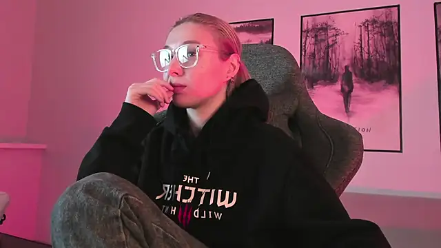 PhilippaAdamas online show from 03-01-25, 05:42