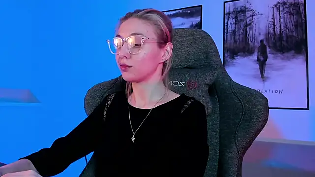 PhilippaAdamas online show from 03-06-25, 05:46