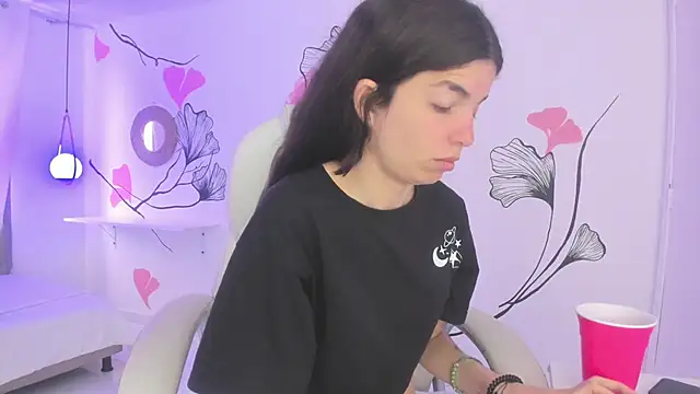 Isabela Fiorelli online show from 02-28-25, 12:20