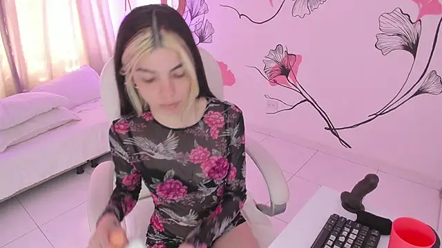 Isabela Fiorelli online show from 09-20-25, 01:56