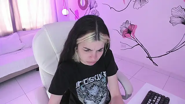 Isabela Fiorelli online show from 09-26-25, 01:15