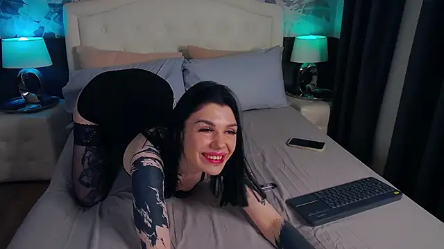 MaeveMoon online show from 10-13-25, 06:08