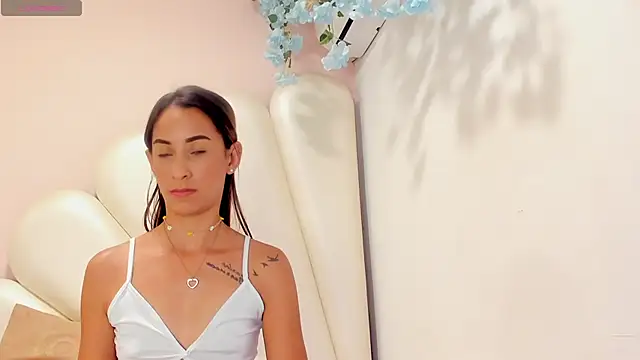 Snapshot of Olivia_Stevens chatting on 02-16-25, 01:25 Olivia Stevens online show from 02-16-25, 01:25