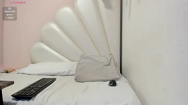 Snapshot of Olivia_Stevens chatting on 02-28-25, 07:35 Olivia Stevens online show from 02-28-25, 07:35