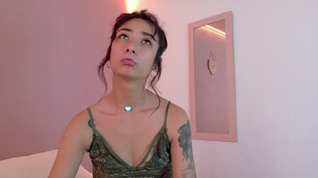 Snapshot of oishii_ambar chatting on 02-12-25, 04:33 oishii ambar online show from 02-12-25, 04:33