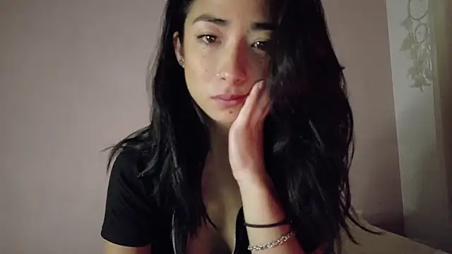 Snapshot of oishii_ambar chatting on 09-20-25, 10:49 oishii ambar online show from 09-20-25, 10:49