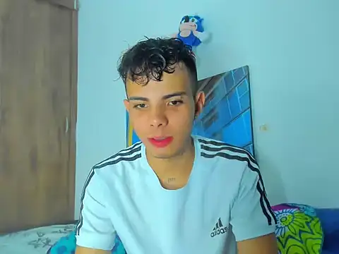 Snapshot of Alessandro_1610 chatting on 03-14-25, 12:10 Alessandro 1610 online show from 03-14-25, 12:10