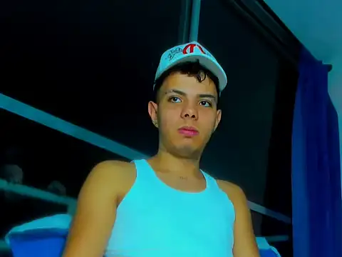 Snapshot of Alessandro_1610 chatting on 11-13-25, 07:07 Alessandro 1610 online show from 11-13-25, 07:07