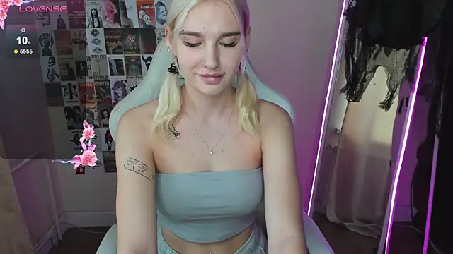 EvelinaLuu online show from 11-02-25, 03:42