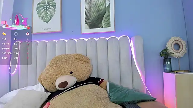 Snapshot of daphneebridge chatting on 03-22-25, 08:37 daphneebridge online show from 03-22-25, 08:37