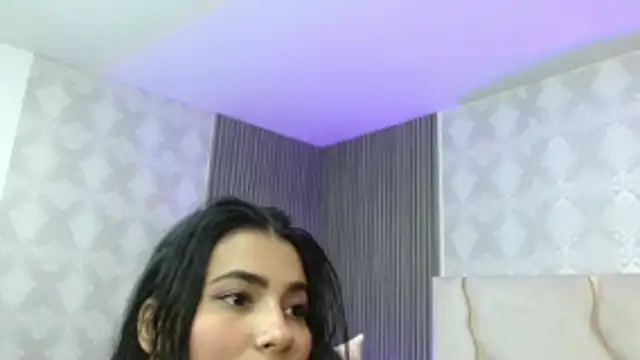 Snapshot of Gaby_tay1 chatting on 10-21-25, 03:29 Gaby tay1 online show from 10-21-25, 03:29