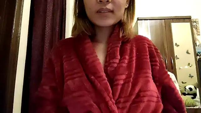 Snapshot of suki_fruit chatting on 03-09-25, 05:49 suki fruit online show from 03-09-25, 05:49