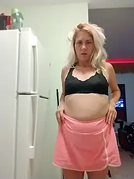 Snapshot of Skippydippy99 chatting on 10-05-25, 05:39 Skippydippy99 online show from 10-05-25, 05:39