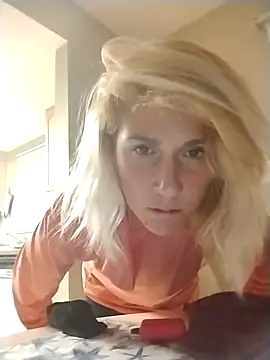 Snapshot of Skippydippy99 chatting on 12-14-25, 08:09 Skippydippy99 online show from 12-14-25, 08:09