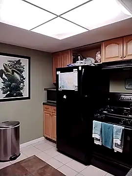 Snapshot of Skippydippy99 chatting on 12-15-25, 07:23 Skippydippy99 online show from 12-15-25, 07:23