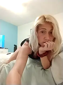 Snapshot of Skippydippy99 chatting on 12-15-25, 11:42 Skippydippy99 online show from 12-15-25, 11:42