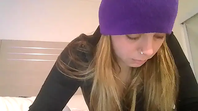 ShysluutGia online show from 04-28-26, 05:12