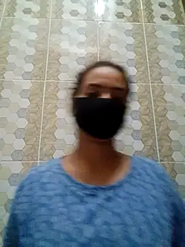 Snapshot of Sexy_pori chatting on 03-18-25, 06:15 Sexy pori online show from 03-18-25, 06:15