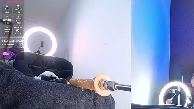 luciana hunters online show from 12-18-25, 01:17