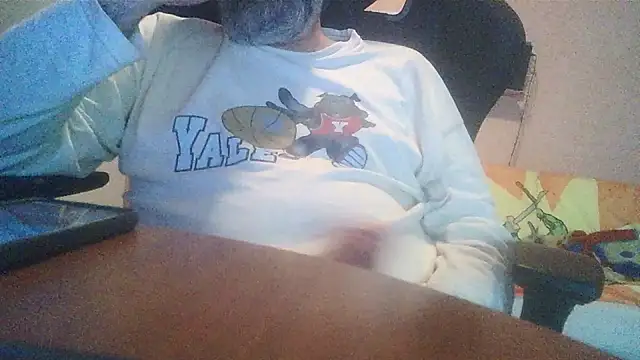 Snapshot of lanata chatting on 10-24-25, 10:50 lanata online show from 10-24-25, 10:50