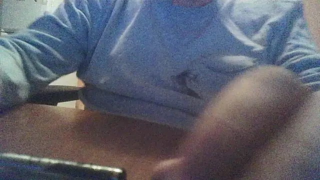 Snapshot of lanata chatting on 10-28-25, 11:40 lanata online show from 10-28-25, 11:40