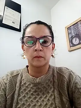 Snapshot of Alanna_11 chatting on 02-11-25, 10:39 Alanna 11 online show from 02-11-25, 10:39