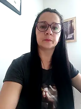 Snapshot of Alanna_11 chatting on 02-18-25, 01:11 Alanna 11 online show from 02-18-25, 01:11