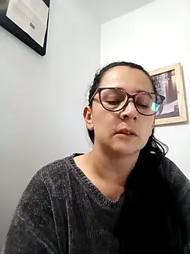 Snapshot of Alanna_11 chatting on 03-08-25, 04:01 Alanna 11 online show from 03-08-25, 04:01