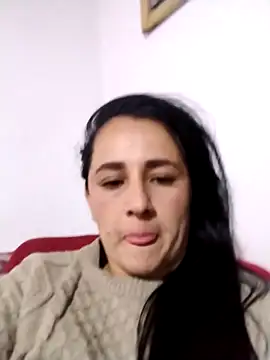 Snapshot of Alanna_11 chatting on 10-05-25, 03:27 Alanna 11 online show from 10-05-25, 03:27
