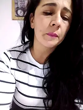 Snapshot of Alanna_11 chatting on 10-23-25, 04:23 Alanna 11 online show from 10-23-25, 04:23