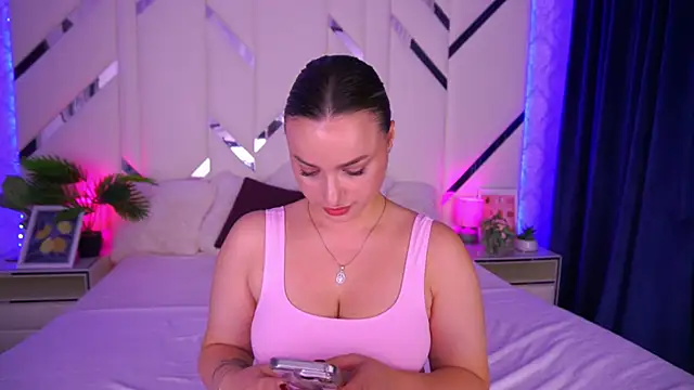 LindsieGreyy online show from 10-05-25, 07:07