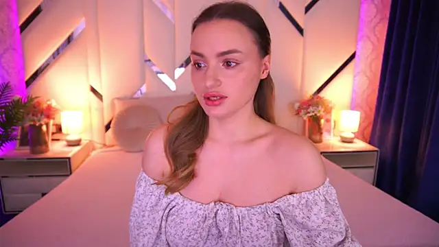 LindsieGreyy online show from 04-20-26, 06:27