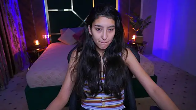 Snapshot of CharmMocco chatting on 03-04-25, 07:30 CharmMocco online show from 03-04-25, 07:30