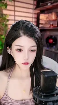 Snapshot of vv-77 chatting on 09-23-25, 09:18 vv-77 online show from 09-23-25, 09:18