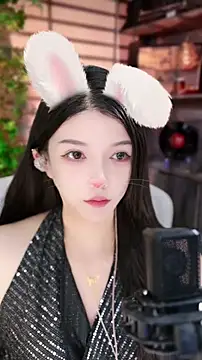 Snapshot of vv-77 chatting on 10-15-25, 04:51 vv-77 online show from 10-15-25, 04:51