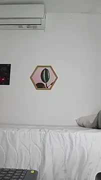 Dhalila  online show from 10-21-25, 11:11